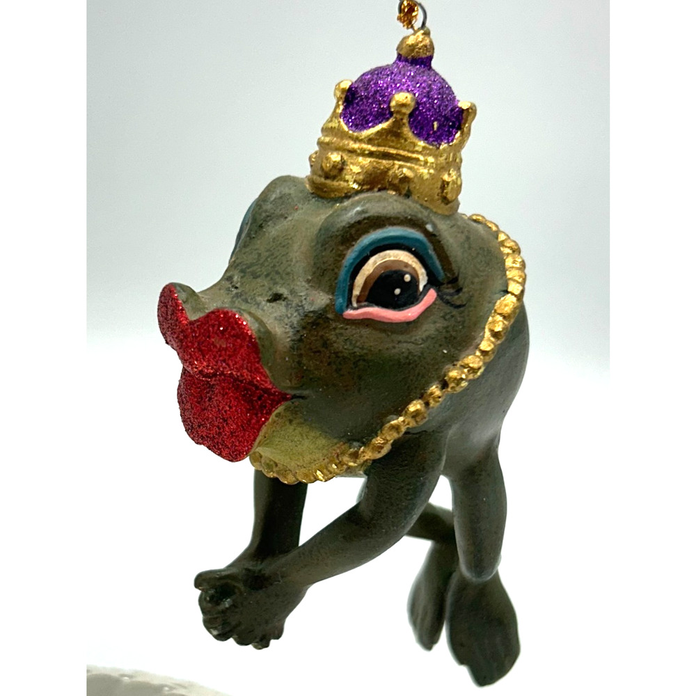 Katherines Collection King And Queen Kissing Frogs Hanging Ornaments Vintage